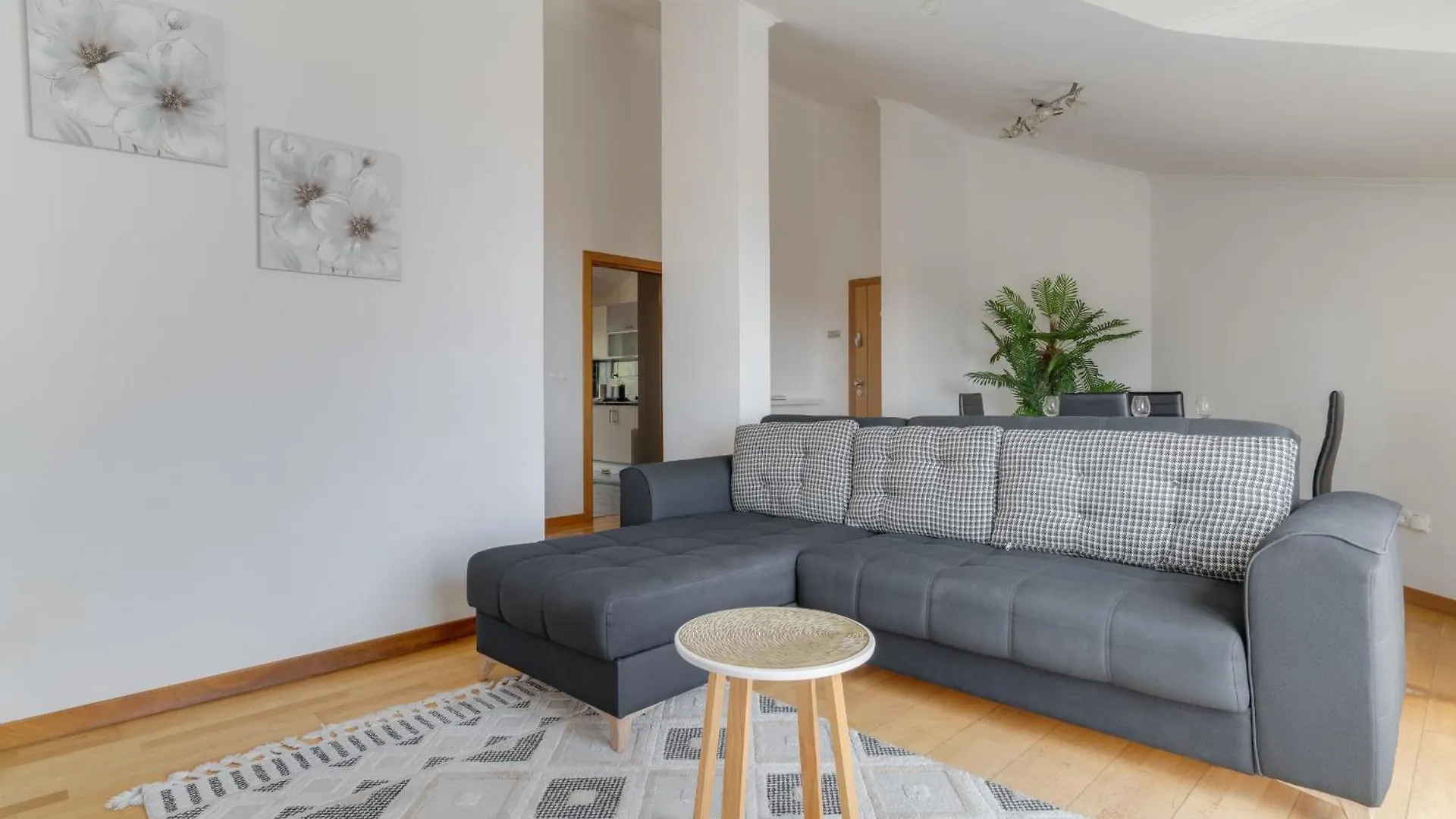 Desert Island Apartment By Atlantic Holiday location
